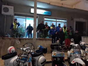 La Befana in Vespa 52